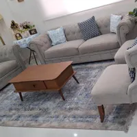 فروش مبل سالم و جدیدو ۲ عدد فرش تراکم بالا