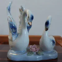 مجسمه قو لاجوردی