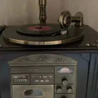 گرمافون پایه بلند