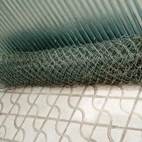 فنس باغی و زمین چمن