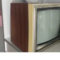 تلویزیون قدیمی|کلکسیون اشیاء عتیقه|آذرشهر, |دیوار