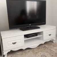تلویزیون 42 jvc و ۲ میز تلویزیون و گیرنده دیجیتال