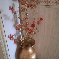 گل وگلدان