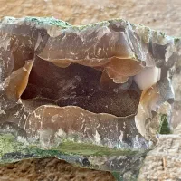 سنگ|جواهرات|تربتحیدریه, باغ ملی|دیوار