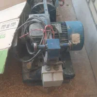 یک دستگاه بالابر ساختمانی در نو
