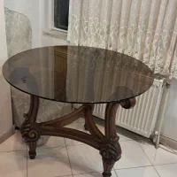 میزنهارخوری شیشه‌ای دودی با قطر ۱۰۴ سانت