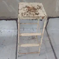 چهارپایه اهنی