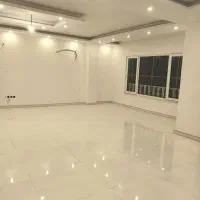 ۱۱۵ متر همراه با مغازه ۲۰ متری یخسازی نزدیک خیابان