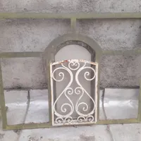 یک درب و دوتا پنجره آهنی دست دوم