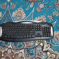 کیبورد کامپیوتر کاملاً سالم