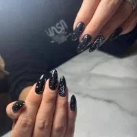 کاشت ناخن و اکستنشن مو