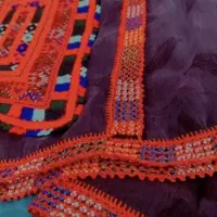 کریشی و لباس چرخ میکنم
