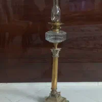 چراع عتیقه برای بیشتر ۷۰ سال بسیار قدیمی سالم