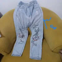 تعدادی لباس در حد نو