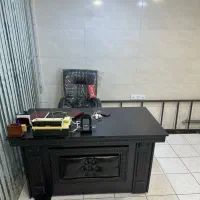 میز اداری و دو عدد مبل