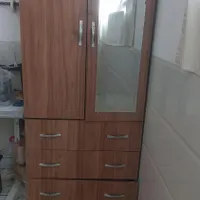 کمد لباس.