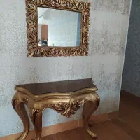 میز. آینه کنسول در حد نو