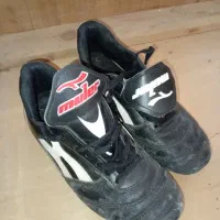 کفش ورزشی ۳۸