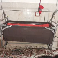 گهواره نو و تمیز و محکم در حد چندروز استفاده شده|تخت و صندلی بچه|دورود, |دیوار