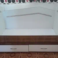 فروش تخت کودک و یک و نیم متر کابینت