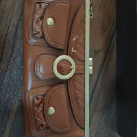 کیف کوچک بند دار چرم از برند MNG