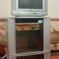 تلویزیون با میز