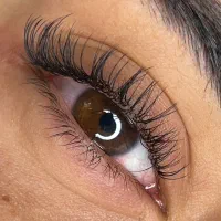 اکستنشن مژه و لیفت ابرو