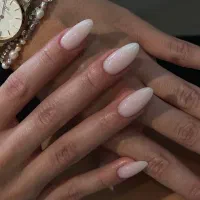 استخدام دستیار ناخن