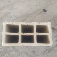 باسلام به یک خانواده دونفره در کارخانه آجر