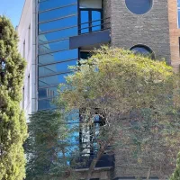 واحد ۹۸ متری تجاری