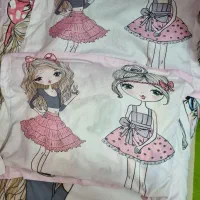 تخت بچه و روتختی ۴ تیکه جنس و ۴ قواره پرده عروسکی