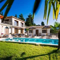 زمین و باغ شهری و ویلا از دوکوهک صدرا گویم قلات