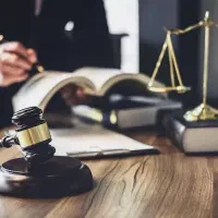 وکیل پایه یک دادگستری (کمترین قیمت حق الوکاله)