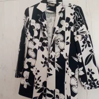 دو تا کت زنانه مجلسی و یک پیراهن کوتاه مجلسی