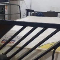 تخت یکنفره اهنی باتشک ۲۵۰۰دومیلیون وپانصد|تشک تختخواب|فاضل آباد, |دیوار