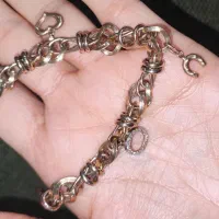 دستبند طلا ۱۵۰ بالای تابلو