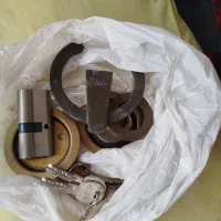 درب ضد سرقت ۹تومن سالم بدون هیچ خرابی