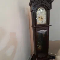 ساعت ایستاده و بوفه