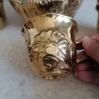 یک دست فنجون نعلبکی. همراه شکلات خوری