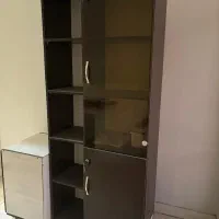 ویترین پیشخوان مغازه و ویترین کتابخانه