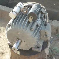 الکتروموتور ۱.۵ اسب ۱۴۰۰ دور|ماشین‌آلات صنعتی|مشهد, مقدم|دیوار