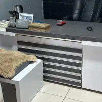 میز مدیریت همراه ۴ عدد مبل و میز جلو مبلی|مبلمان اداری|اراک, |دیوار