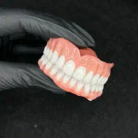 شاگرد دندان سازی ( دندان مصنوعی)