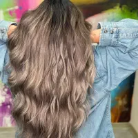 مدل برای خدمات احیا و کراتین و رنگ و لایت رایگان