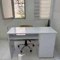 میز ناخن کار یا میز تحریر