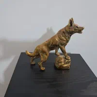 مجسمه گرگ برنجی و پرستو سه تایی