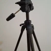 سه پایه دوربین