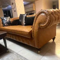 ست کامل مبل چستر پنج نفره با جلو مبلی و عسلی