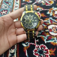 ساعت رنگ ثابت و خوشگل