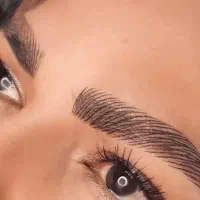 میکروبلیدینگ ابرو. شیدینگ لب